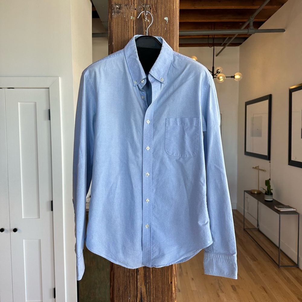 AMERICAN APPAREL (M) SLIMFIT OXFORD